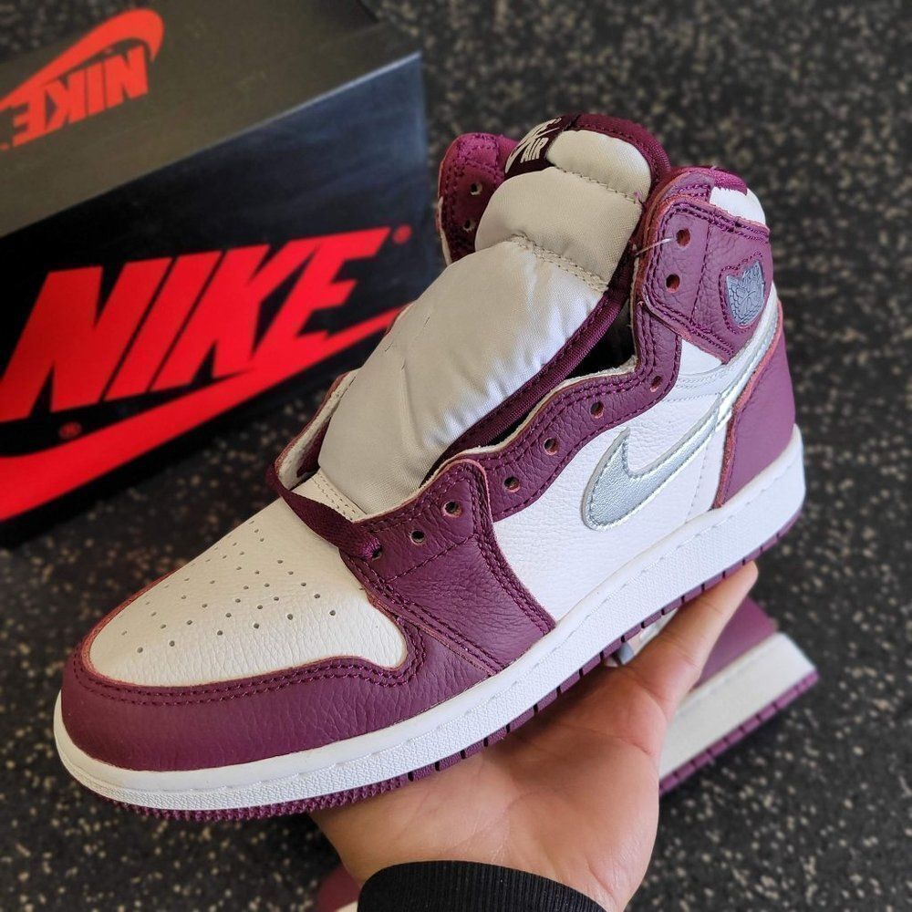Air Jordan 1 Retro High OG “Bordeaux” Size 10.5 (555088-611)